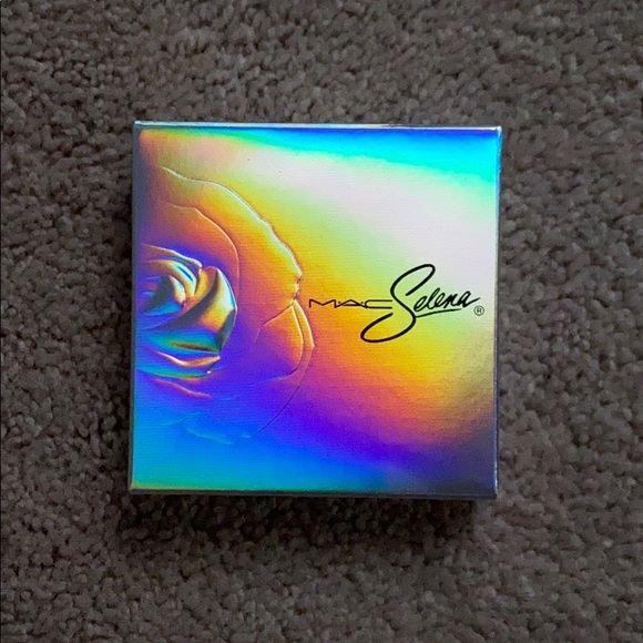Selena La Reina Skinfinish